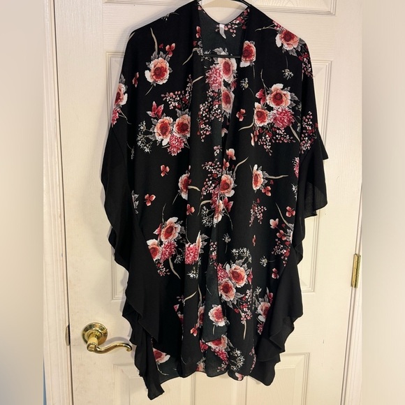 Jack and Missy Floral Kimono - Picture 1 of 4